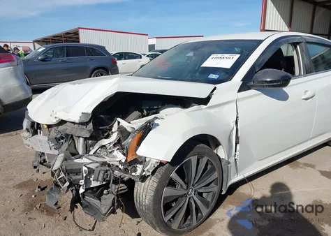 2022 Nissan Altima Sr Intelligent Awd z USA, uszkodzony, nr VIN 1N4BL4CW1NN366542